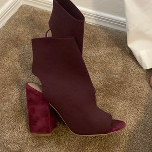Burgundy Steve Madden heels ❤️